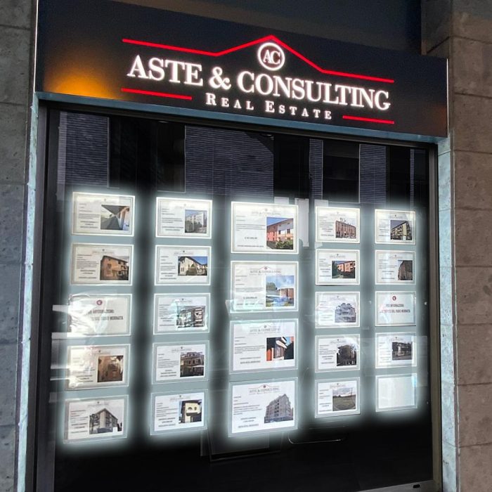 AeC Insegna retro illuminata e pannelli LED